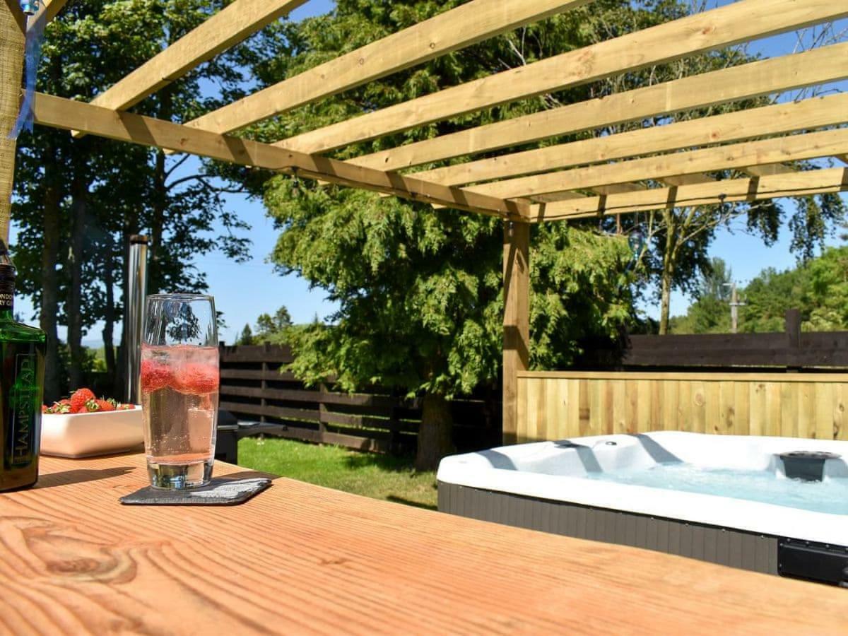 Rowanlea Lodge With Hot Tub Marykirk 외부 사진