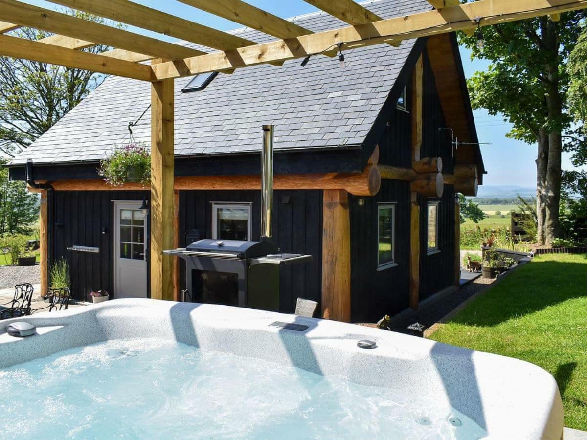 Rowanlea Lodge With Hot Tub Marykirk 외부 사진